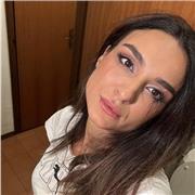 Laureata in farmacia impartisce lezioni di chimica per alunni del liceo ed istituti professionali